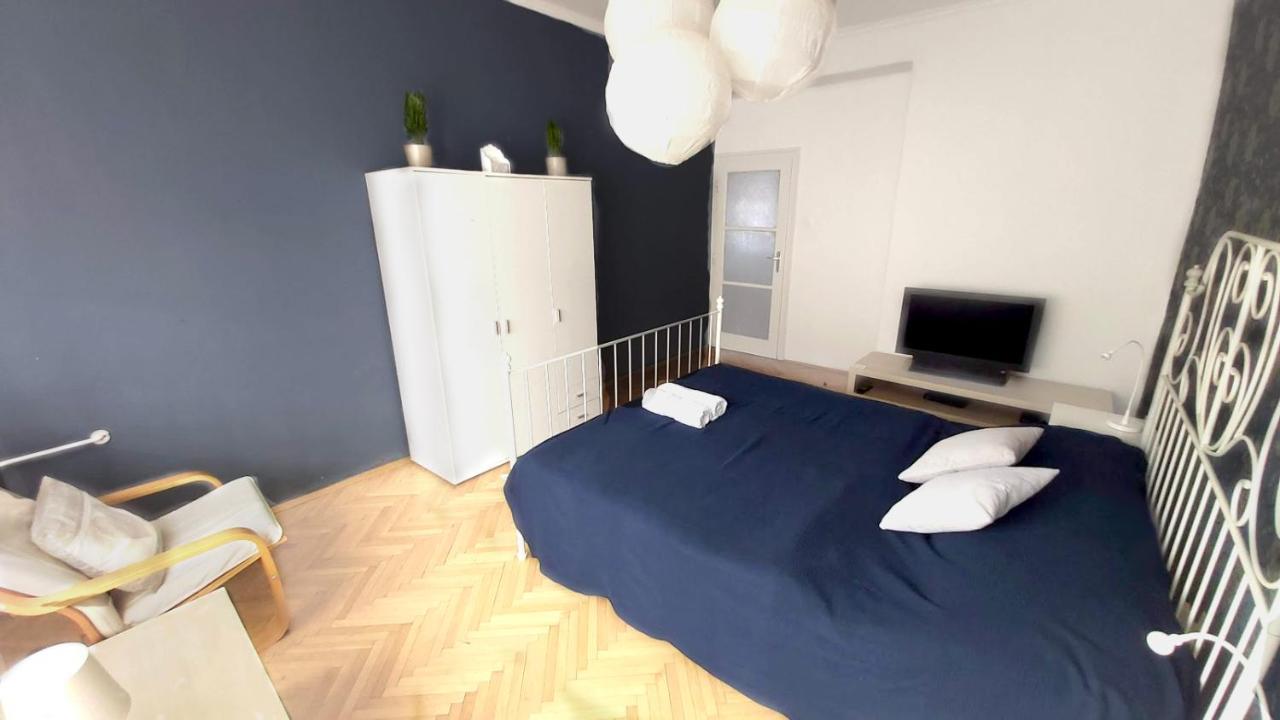 Eozin Apartman Pécs Exterior foto